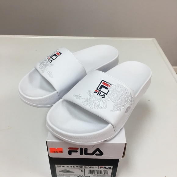 fila drifter embroidery